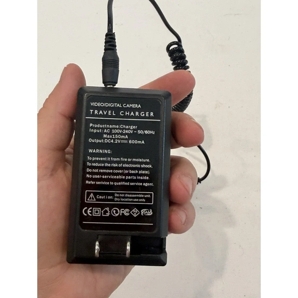 Travel Charger for Video/ Digital Camera AC 100V-240V DC 12V-24V Working vintage